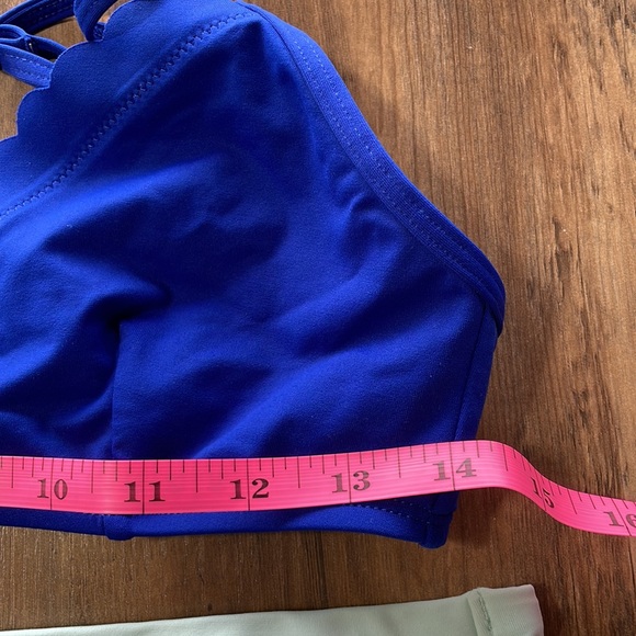 J Crew swim. Scalloped bikini. - Picture 2 of 7